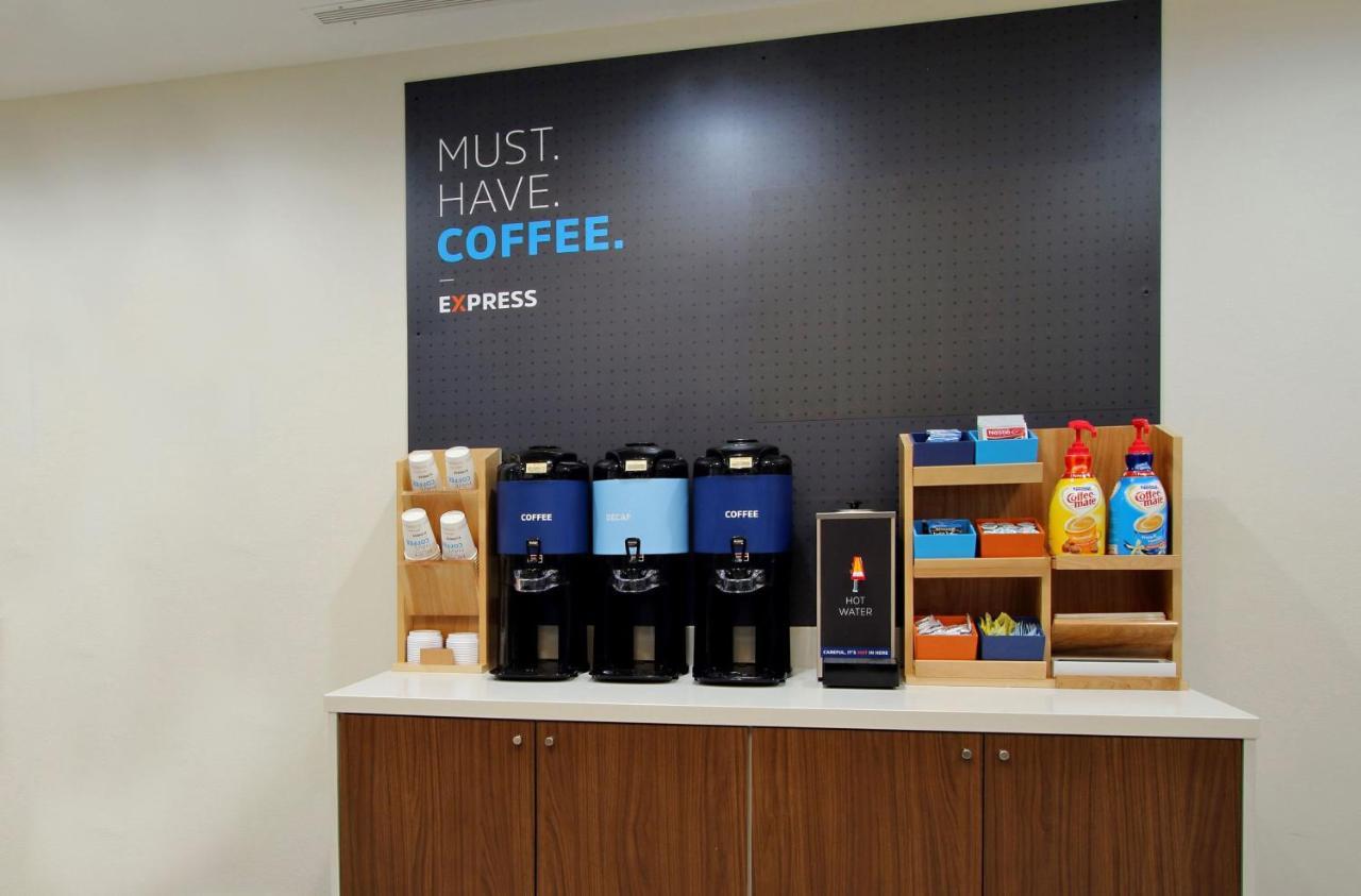 Holiday Inn Express & Suites Greenville S - Piedmont By Ihg Εξωτερικό φωτογραφία